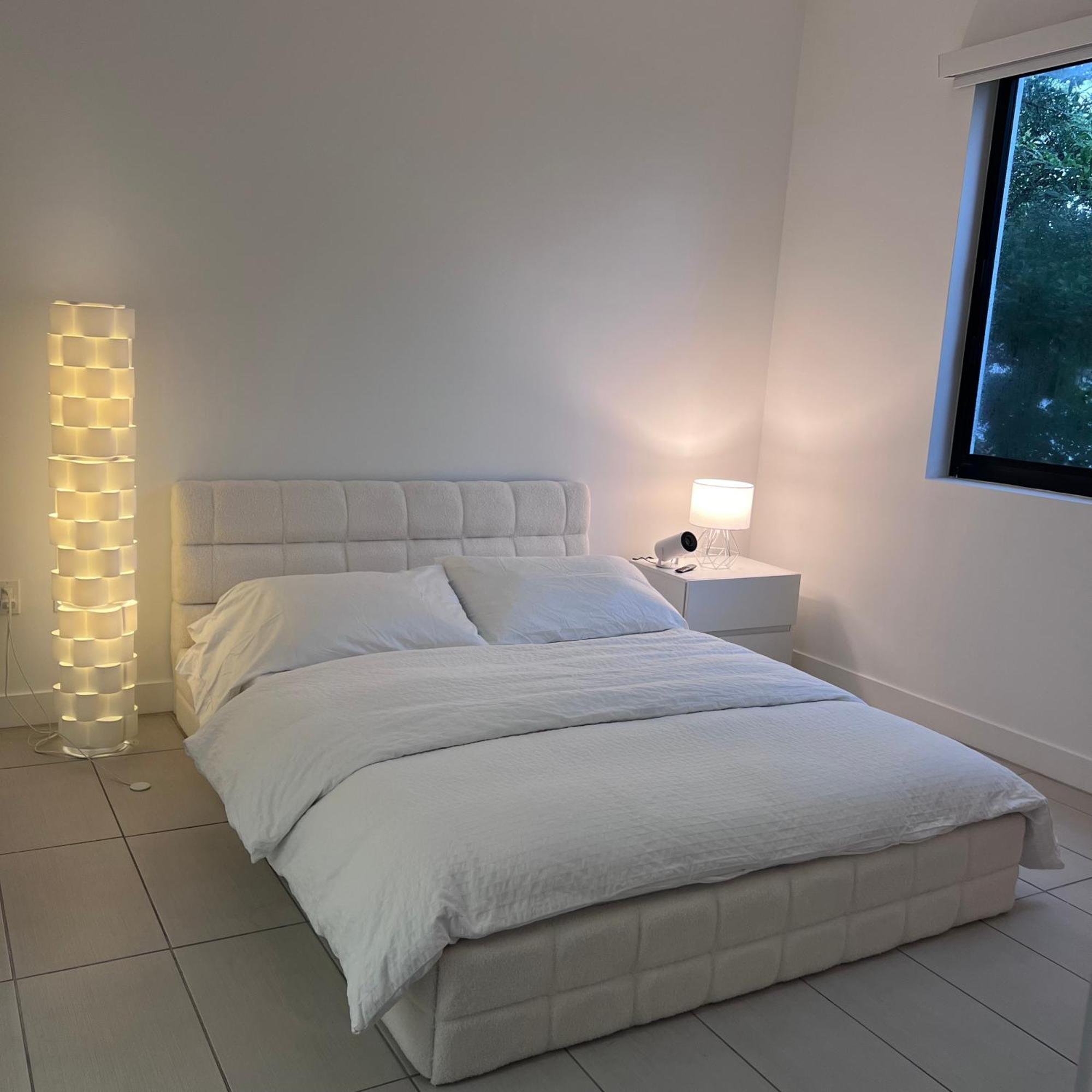 Master Bed Room In Calle Ocho Miami Eksteriør bilde