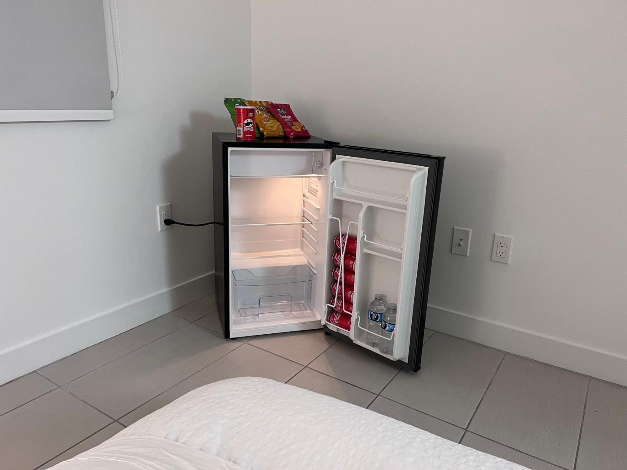 Master Bed Room In Calle Ocho Miami Eksteriør bilde