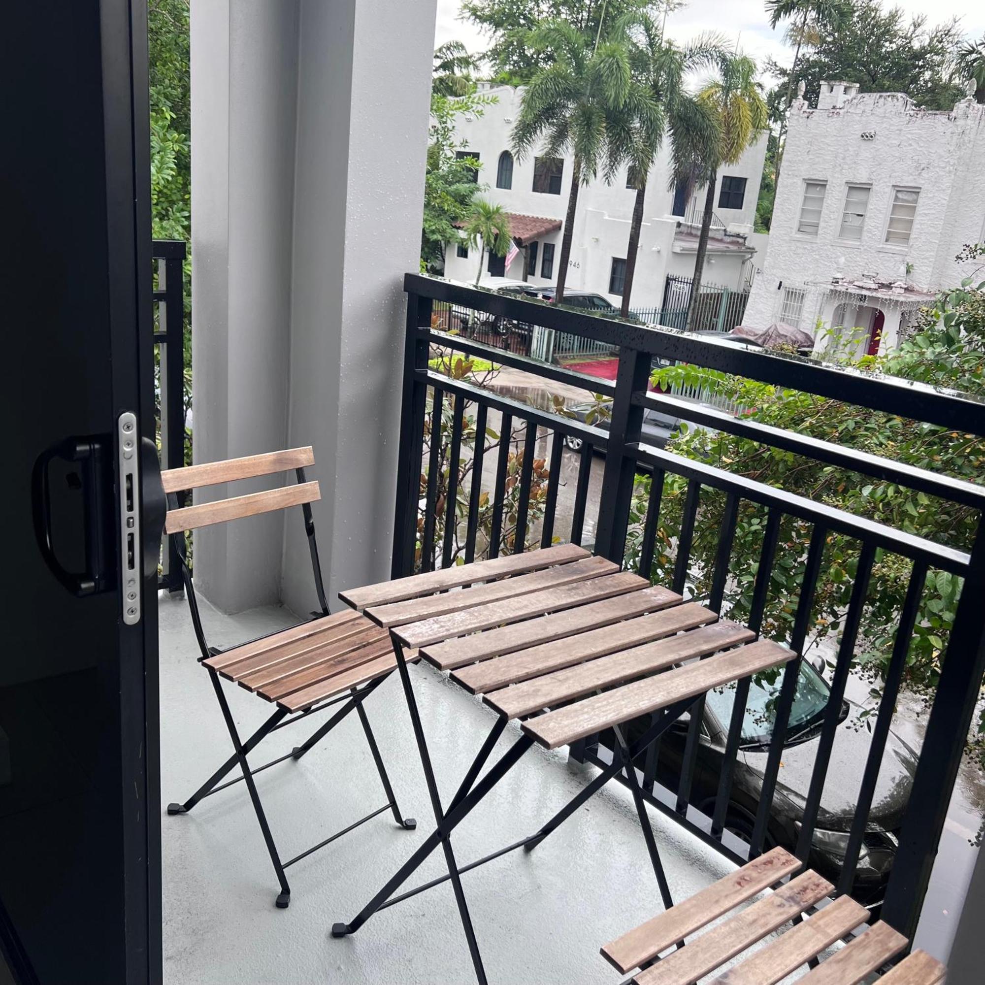Master Bed Room In Calle Ocho Miami Eksteriør bilde